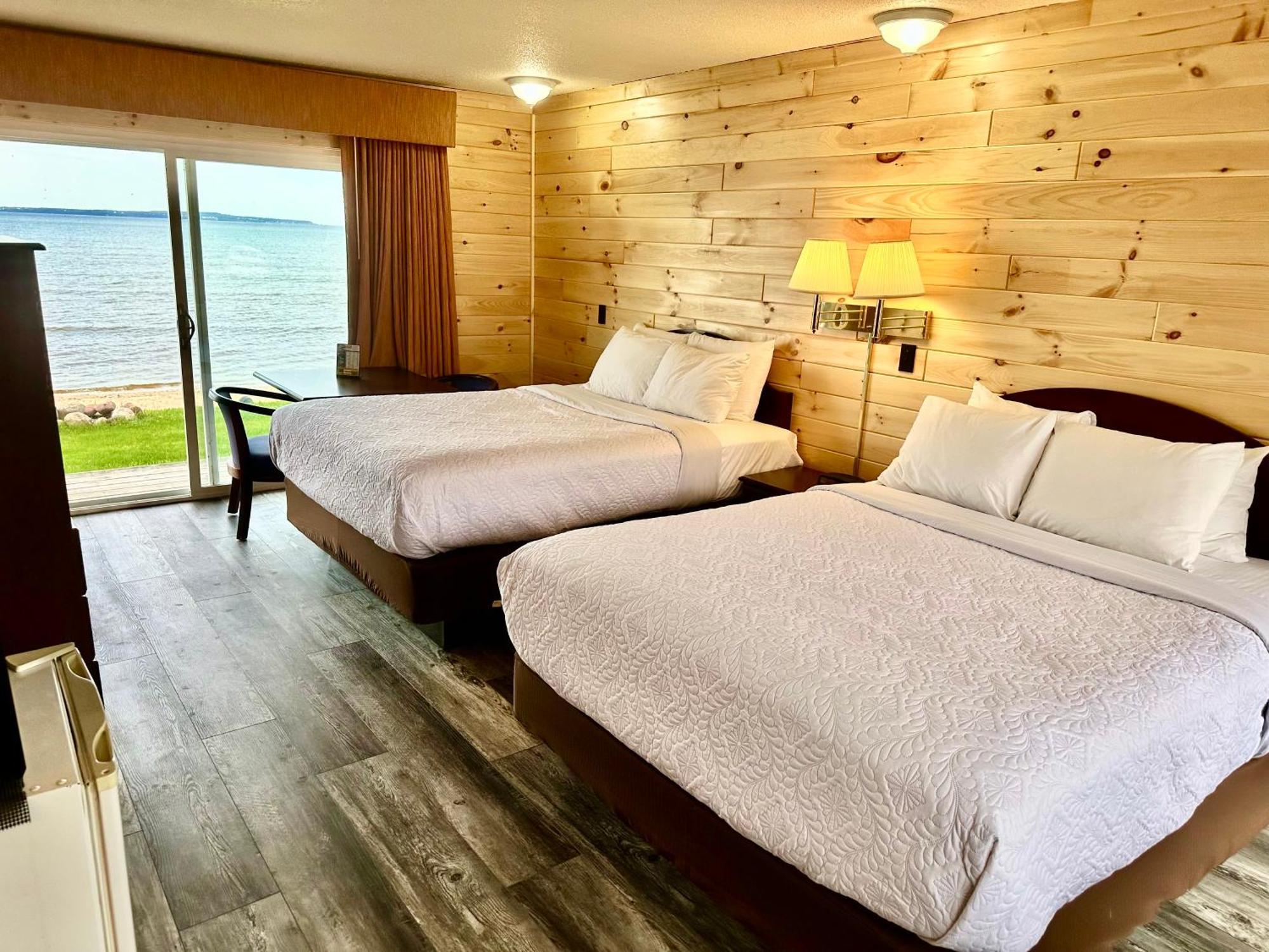 Bridgeview Motel 맥키노 시티 외부 사진