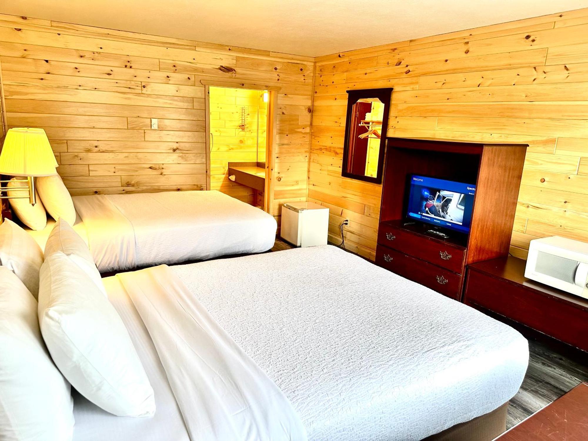 Bridgeview Motel 맥키노 시티 외부 사진